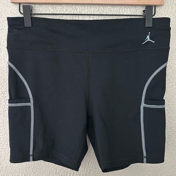 Jordan Nike Women’s Tight Fit Shorts with pockets, Large, Black, Fitted - Picture 1 of 5